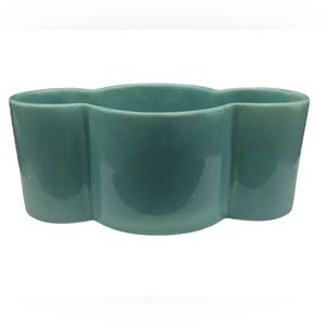 Blue cloud shaped haeger planter